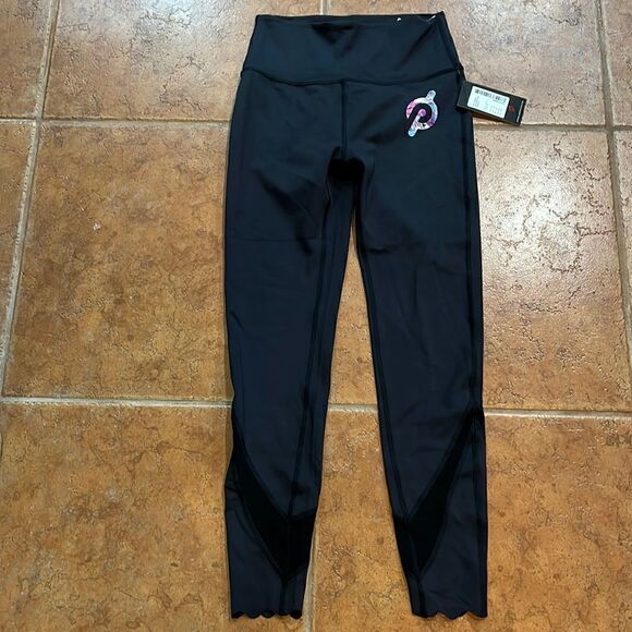 NWT Peloton Move Mission Scallop Hem Legging Black size S - Picture 3 of 10
